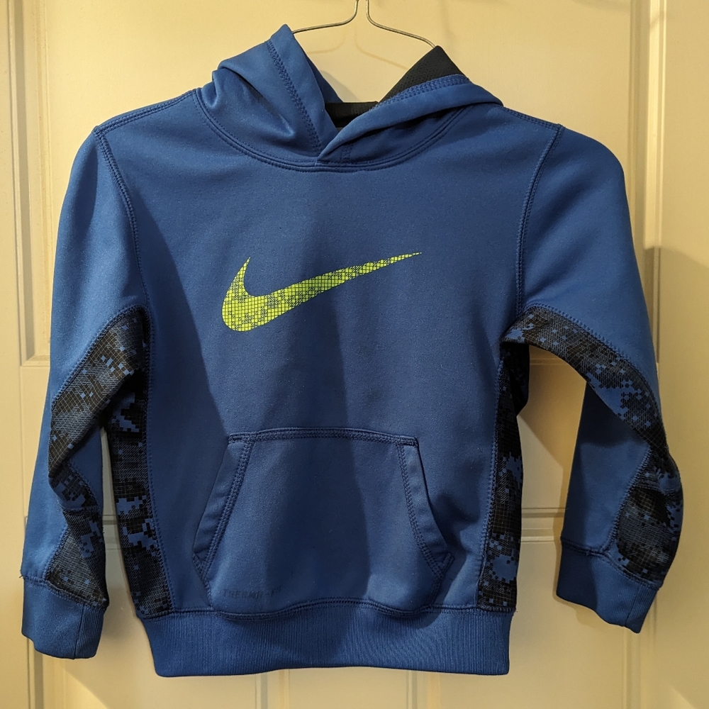 Nike Therma Fit kids size 5 hoodie fleece blue